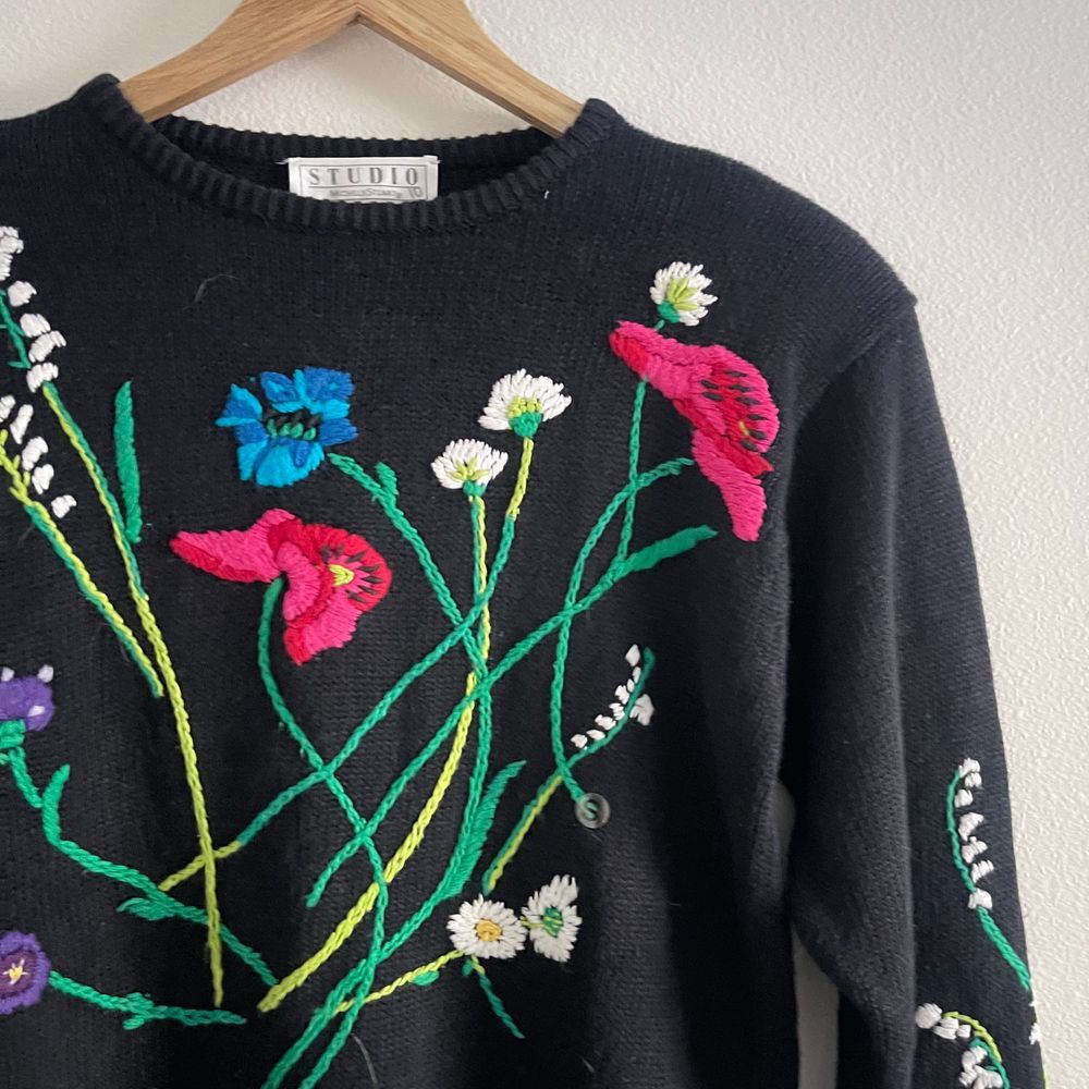 Deadstock Studio Michelle Stuart Hand-Knit Floral Embroidered Sweater - Picture 4 of 9